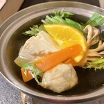 白良荘グランドホテル - [台の物] 柑橘鍋 あさりつみれ 木綿豆富 水菜 舞茸 オレンジ