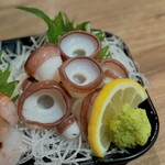 みなと 刺身専門店 - コリコリ食感のQばん