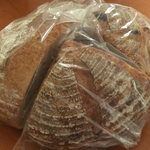 畑のコウボパン タロー屋 - ４種類のカンパーニュ