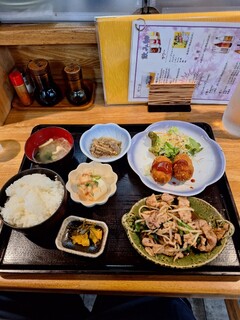 Shubou Mikaduki Shokudou - おすすめ定食ご飯大盛り