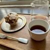 COFFEE - Drip Coffee ウガンドゥ（Kenya） 490円、ラムレーズンとカスタードマフィン 420円