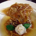 モダンチャイニーズkita - 干し貝柱・金華ハムなどで6時間煮込んだ広東風ふかひれスープ