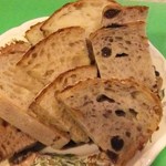 畑のコウボパン タロー屋 - ４種類のカンパーニュ