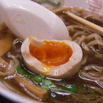 フスマにかけろ 中崎壱丁 中崎商店會1-6-18号ラーメン - ８）味付煮卵アップ