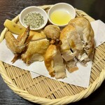 甲州煮こみ屋 - 丸鶏の素揚げ 890円