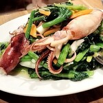 彩華 - ヤリイカと青菜の塩炒め