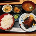 うお徳 - 名物むつ照り焼き定食