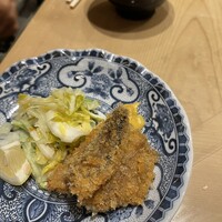 新宿割烹 中嶋 - フライ単品ハーフ（¥440）３切れあります。添えられた甘酢キャベツも美味しい。