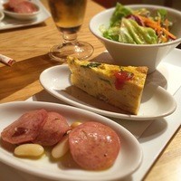 Bar Espanol LA BODEGA 大阪店 - パエリアランチの前菜