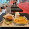 Shake Shack - チキンシャック　979円　+　フライ　550円　+　お水　0円