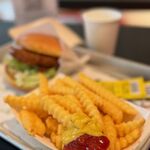 Shake Shack - チキンシャック　979円　+　フライ　550円　+　お水　0円