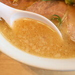 Tonkotsu Shouyu Ramen Isshin - スープ（背脂入り）