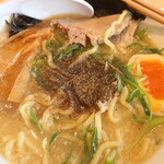 Tonkotsu Shouyu Ramen Isshin - コショウ投下～♪