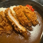 とんかつ 酒菜 くら - とんかつ断面　良く火が通っている
