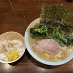 ラーメン 洞くつ家 - 