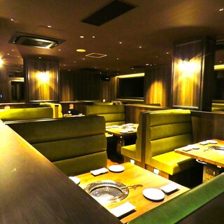 A total of 90 seats, including private rooms! A spacious seating area with an adult atmosphere