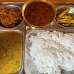 カトマンズキッチン - ネパーリタリセット（チキン）950円