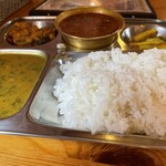 カトマンズキッチン - ネパーリタリセット（チキン）950円