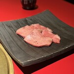 和牛とタン 焼肉 とみ 新橋本店 - 