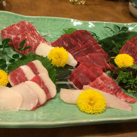 馬春楼 北新地総本店 - 馬刺の盛り合わせ