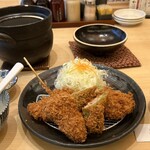 Tonkatsu Kagurazaka Sakura - ロースかつ50g、メンチかつ40g、ピーマン肉詰め1個、ヒレ串かつ