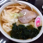 足利麺 - 料理写真:ワンタン麺のひもかわ麺(税込800円)