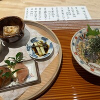 対馬のどぐろとイカ活き造り 博多 魚蔵 都ホテル店 - 