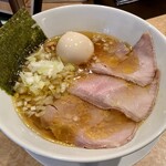 一麺天に通ず - 醤油ラーメン オレンジ 煮卵付、チャーシュー1枚追加