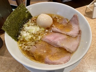 Ichimentenni Tsuuzu - 醤油ラーメン オレンジ 煮卵付、チャーシュー1枚追加