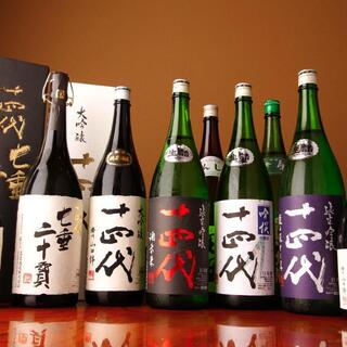 オーナー厳選の日本酒や、本格焼酎に舌鼓。焼酎ボトルもご用意