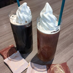 イシヤ 日本橋 - アイスティーとアイスコーヒーに白い恋人ソフトクリームをトッピング