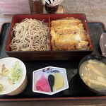 243035827 - 付け合わせの味噌汁も美味い