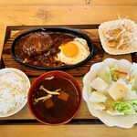 田舎カフェレストラン めもりい - ハンバーグ定食