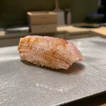 Tachiguizushi Hiroya - 春子鯛