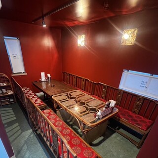 アンティークの家具に囲まれたくつろぎの空間。貸切利用も歓迎◎