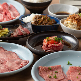 The all-you-can-drink course, which also includes sashimi and Omi beef offal, is great value for money.