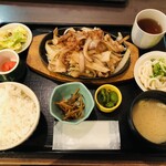 Kitano Kazoku - ♪生姜焼き定食 ¥930