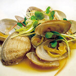 Small pot of clams - steamed in sake