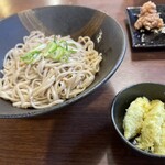 元祖肉肉うどん - 替え玉（そば）¥180