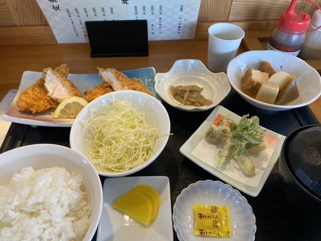 海石榴（ツバキ） - 安積永盛（日本料理）の写真