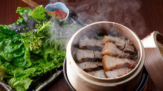 Homma Chiniku Kurabu Tambee - 自家製韓国料理『ポッサム　蒸し豚』