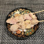 雞腿肉串 (2串) 鹽味‧醬汁