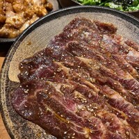 ホルモン焼肉 富や 栄店 - 