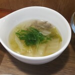 キッチン ブルー グローブ - 白菜と茸と葉っぱスープ