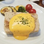 キッチン ブルー グローブ - 正面から、パセリも見えます