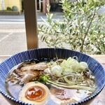 ピュアスープラーメン シズク - 醤油並　ネギ増し