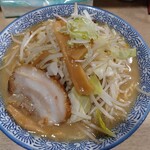 長州ラーメン万龍軒 - 野菜がオイルをまとい旨味シャキシャキ