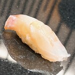 Sushi Kumakura - 白甘鯛。舌に乗せたとたん、利尻の旨味が迸ります