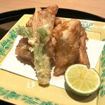 まき村 - トラフグのから揚げ、タラの芽