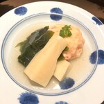 まき村 - （炊き合わせ）車海老、タケノコ、ワカメ